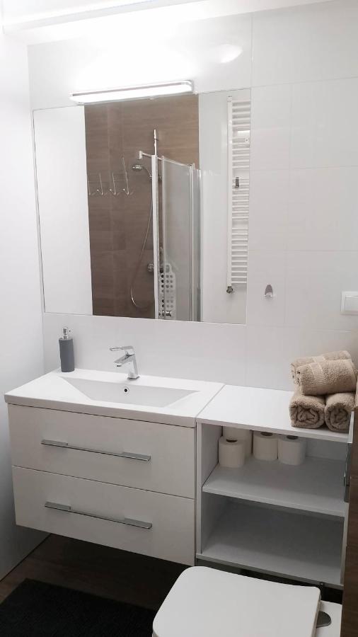 Apartament Zalesie Z Tarasem Lubiń Екстериор снимка